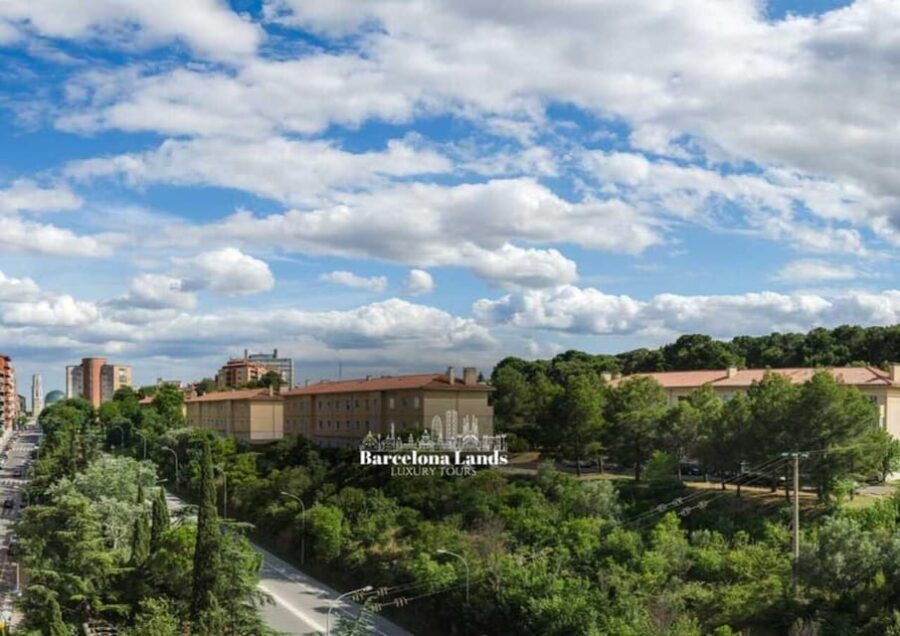 Barcelona: Luxury Dalí and Girona Tour - Tour Overview and Pricing