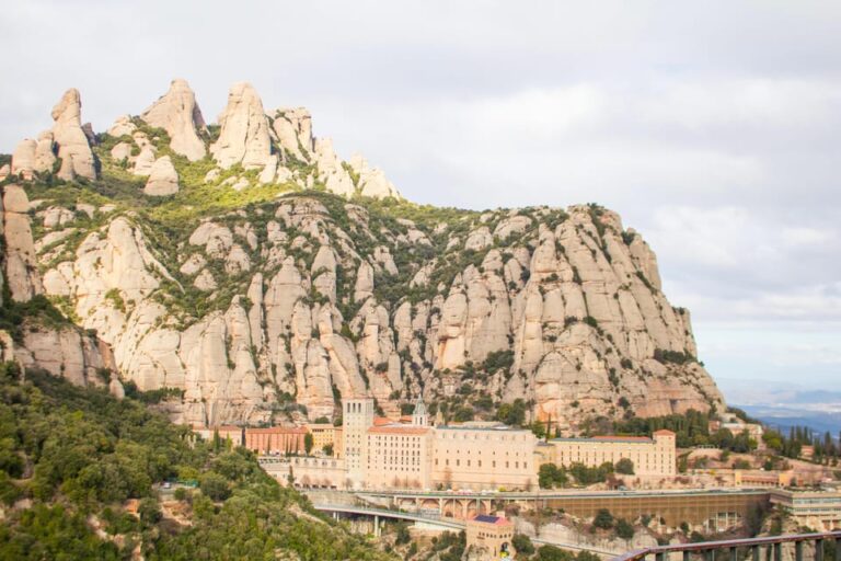 Barcelona: Montserrat, Winery Tour & Lunch With Wine Tasting