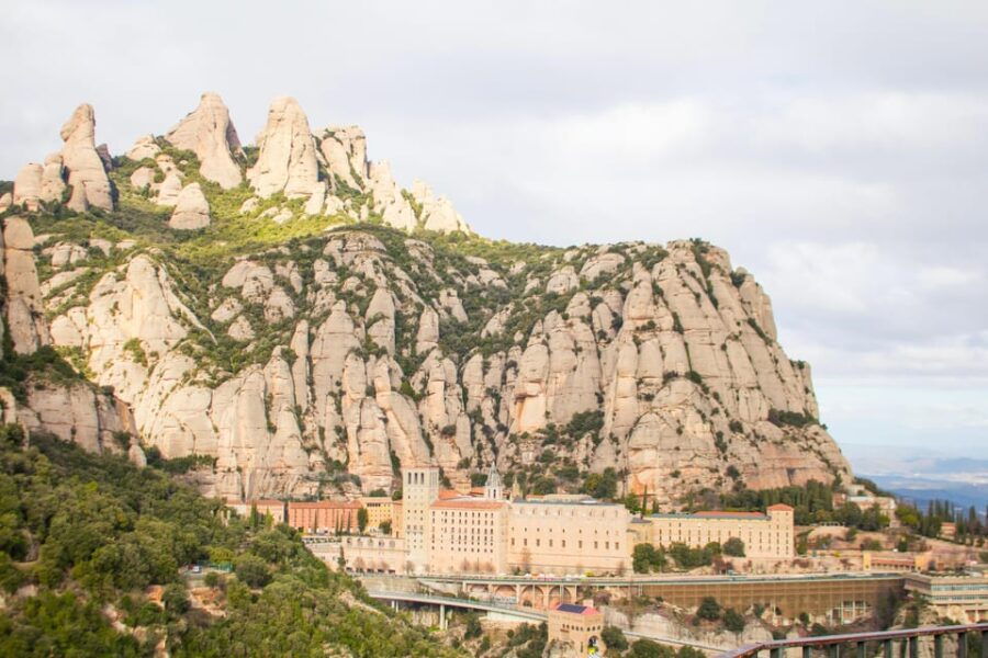 Barcelona: Montserrat, Winery Tour & Lunch With Wine Tasting - Tour Overview