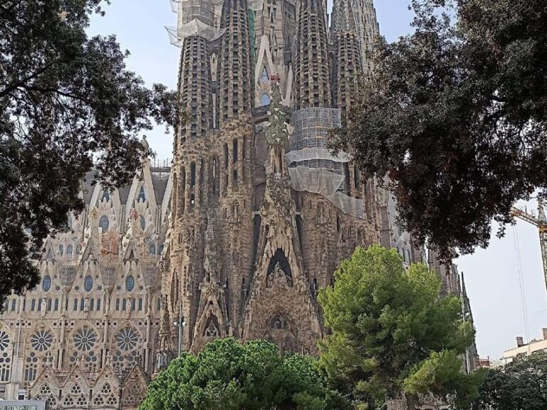 Barcelona: Mysteries and Legends Night Tour