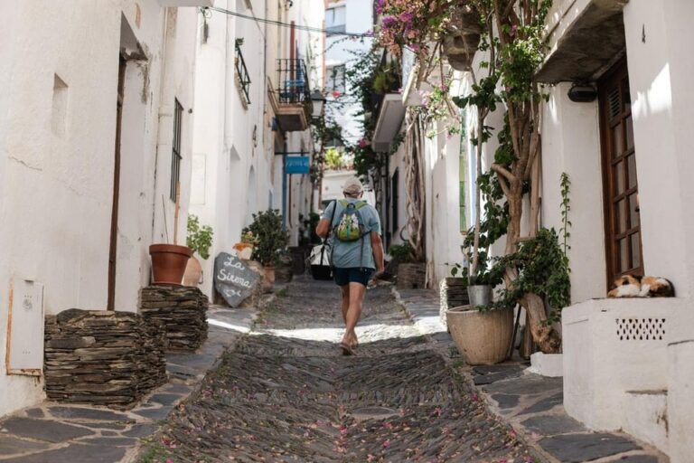 Barcelona: Private Tour Besalú – Girona and Diamond Head of Catalonia