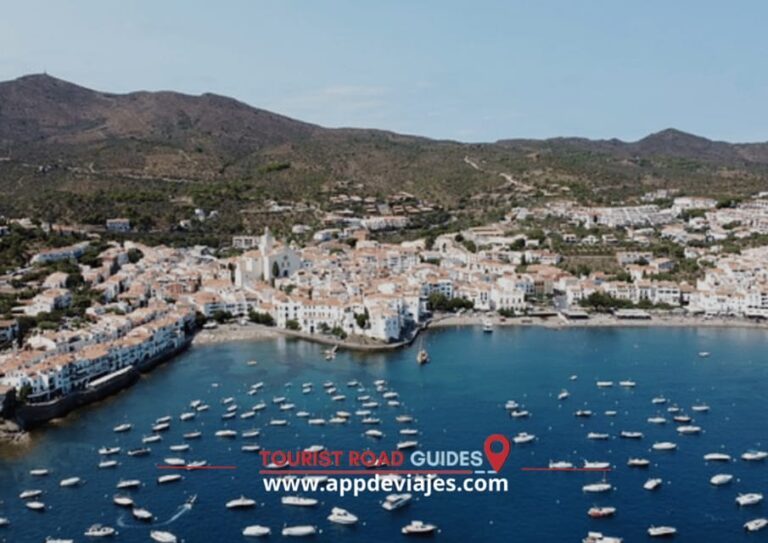 Barcelona: Private Tour Medieval Villages & Cadaqués
