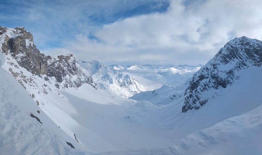 Barcelona: Pyrenees Ski / Snowboard Tour Day Trip - Tour Overview and Pricing