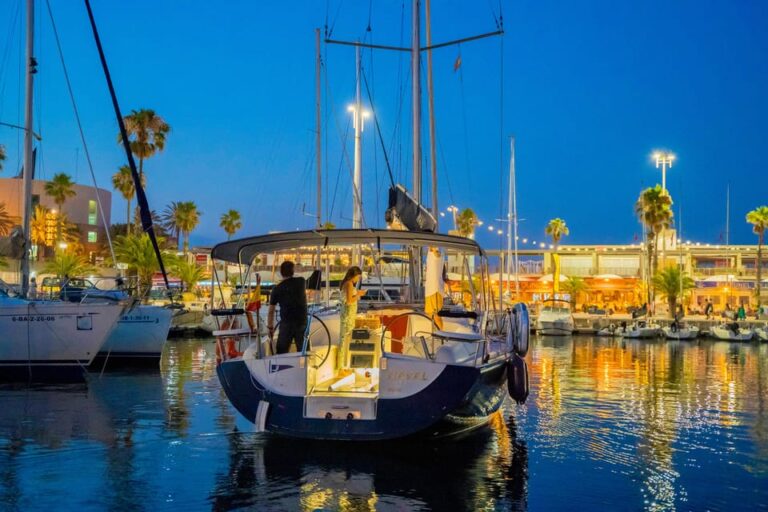 Barcelona: Romantic Dinner and Night in a Cabin on a Sailboat