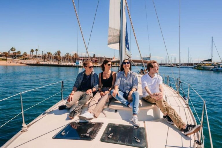 Barcelona: Sailing Tour With Drinks and Aperitve