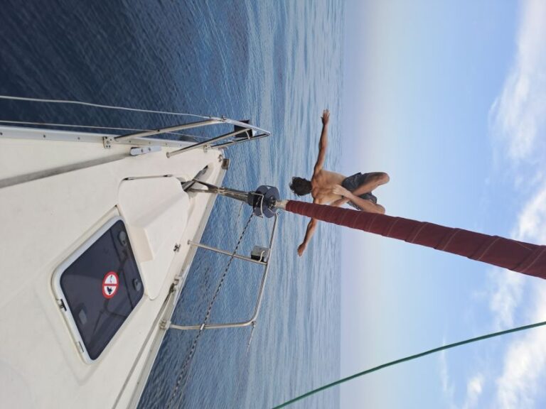 Barcelona: Sailing Tours With a Local Captain, Drinks, and Snacks