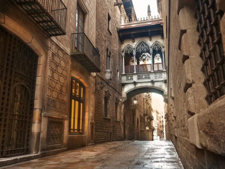 Barcelona: Sensations Tour of the City