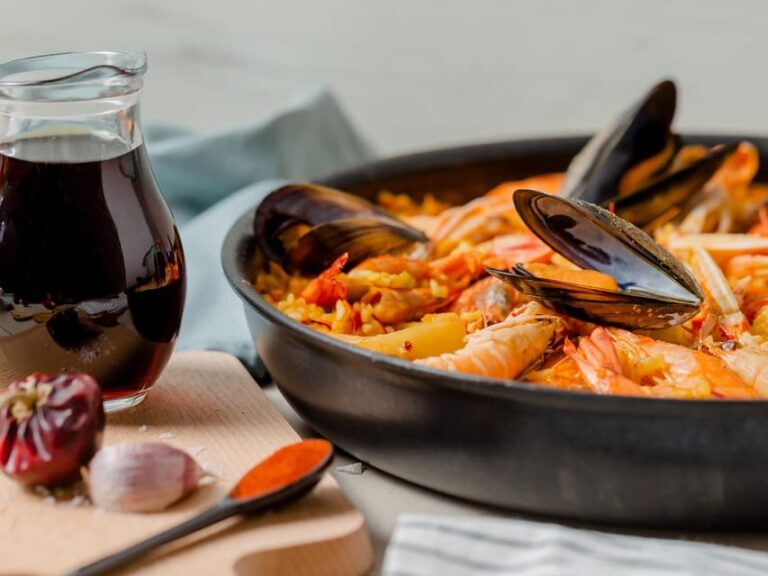 Barcelona: Tour: Mussels, Rice Plantation and Paella