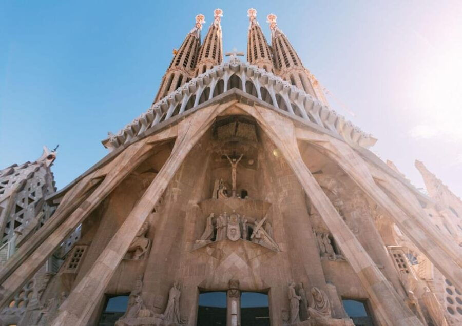Barcelona Tour: Walking 2 Hours - Tour Overview
