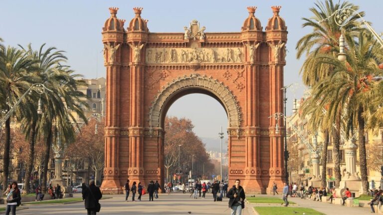 Best of Barcelona: Private Walking Tour With a Local