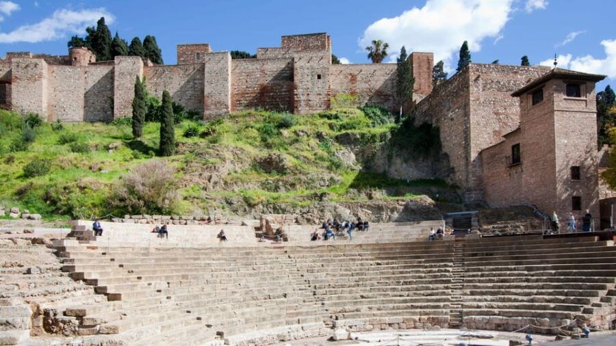 Best of Málaga: Private Walking Tour With a Local - Exploring Málagas Historical Wonders