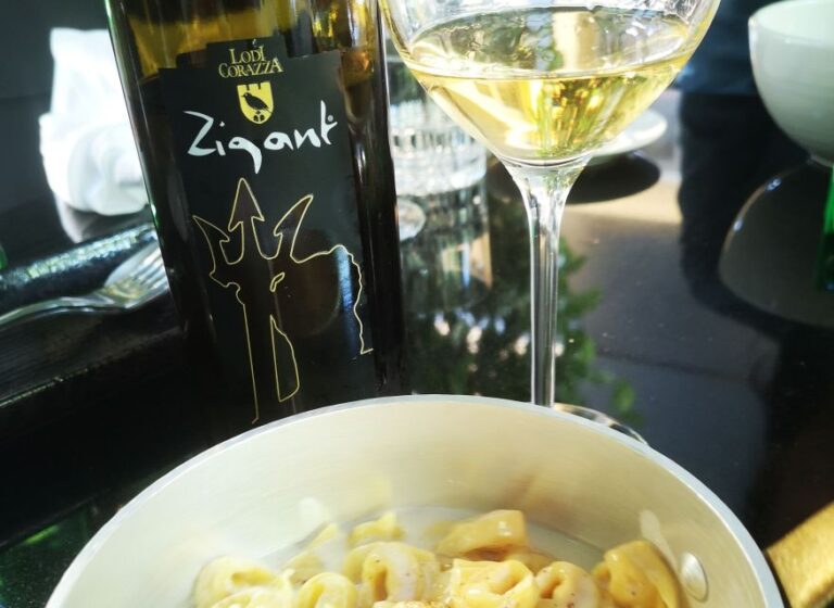 Bologna: City Center Guided Wine Walking Tour