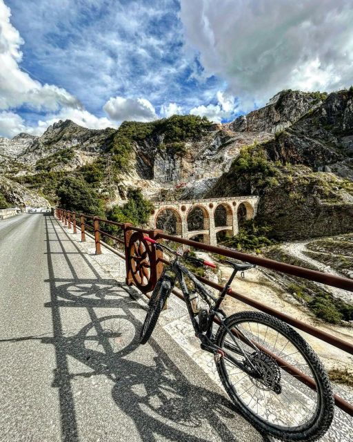 E-Bike Tour to the Carrara Marble Quarries With Lard Tasting