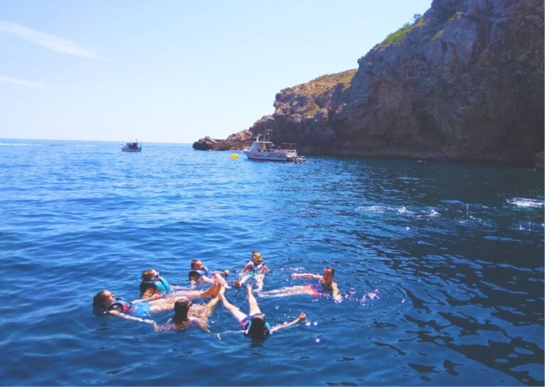 Estartit: Boat Trip Around Medes Island and Swim in the Coast