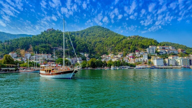 Fethiye: 12 Islands Boat Tour With Lunch and Hotel Pickup