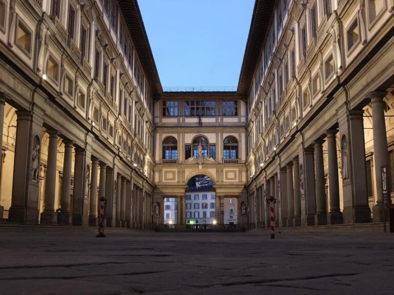 Florence: Polaroid Guided Tour of the City Center