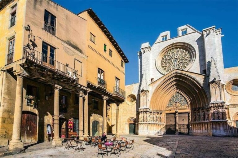 From Barcelona: PRIVATE Sitges & Tarragona Guided Tour