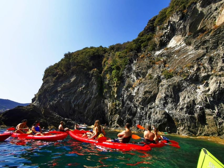 From Monterosso: Vernazza Bay Kayaking Tour - Overview of the Vernazza Bay Kayaking Tour