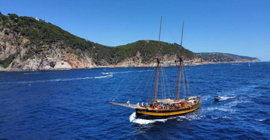 From Palamós: Southern Coast Sailing Tour - Tour Overview