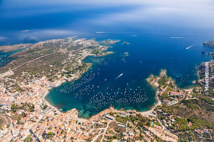 From Roses: Boat Trip and Visit Cadaqués All Day - Activity Overview
