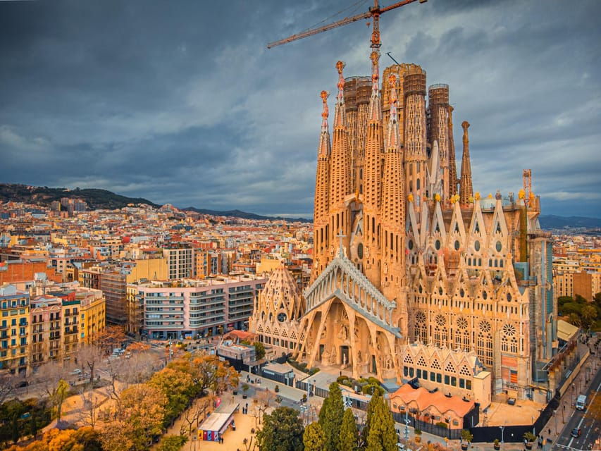 From Salou: Montserrat Monastery and 4 Hours in Barcelona - Montserrat Monastery: A Spiritual Gem
