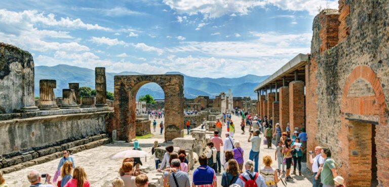 From Sorrento: Pompeii With an Archaeological Guide & Ticket