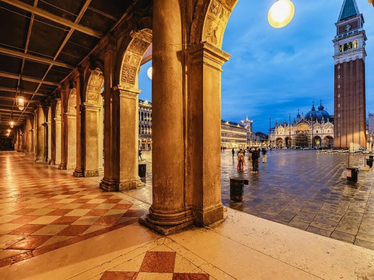 Haunted Venice Tour: Ghostly Legends and Eerie Landmarks
