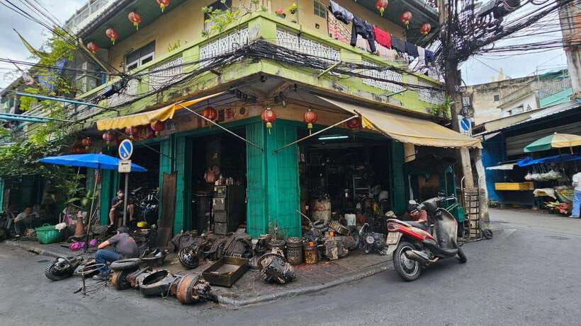 Highlights Local Bangkok Walking Tour With Local Guide - Tour Overview and Pricing