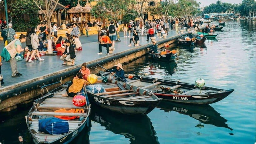 Hoi An: Hoai River Boat Trip by Night With Release Lantern - Activity Overview