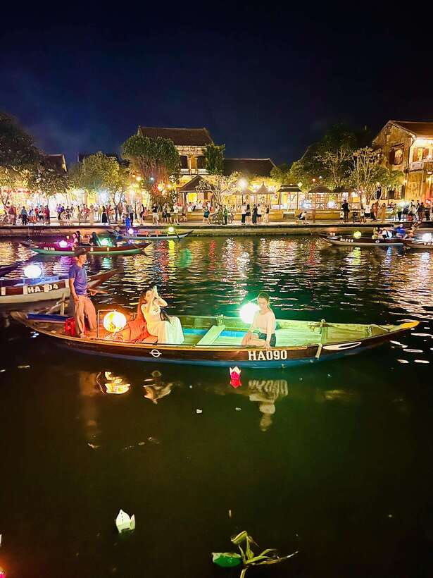 Hoi An: Lantern Boat Ride on the Hoai River