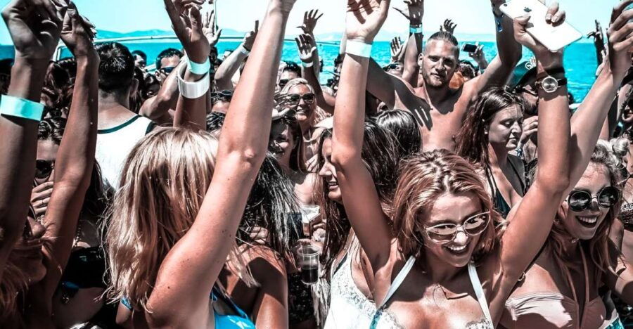 Ibiza: Sunset Boat Party at Ibiza Boat Club With Open Bar - Event Overview