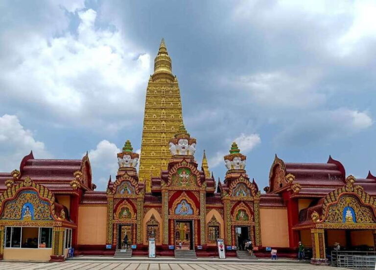 Khao Lak: Private Three Temples Tour