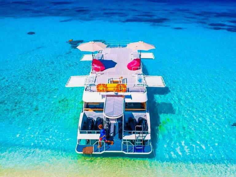 Khao Lak : Similan Islands Speed Catamaran Premium Morning