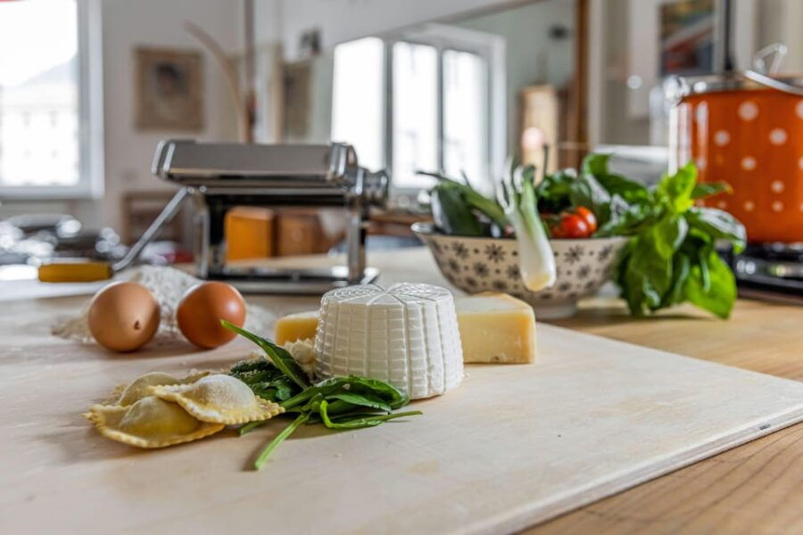 Lake Como: Ravioli Cooking Class With Wine - Overview of the Ravioli-Making Experience