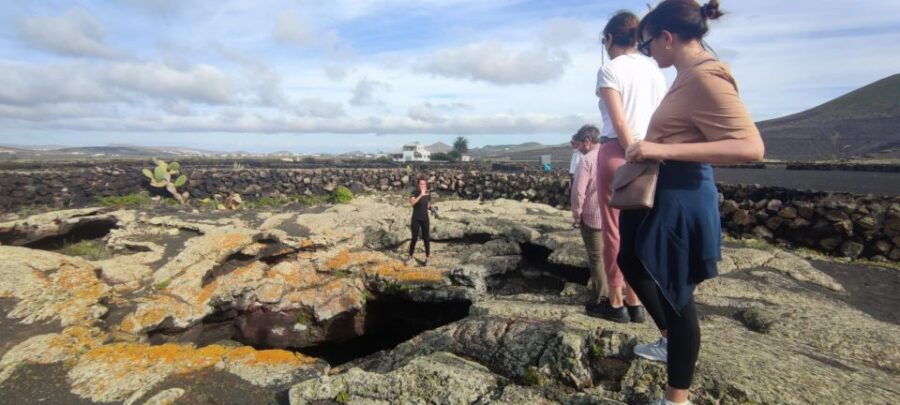 Lanzarote: Timanfaya Natural Park Trekking Tour - Tour Overview