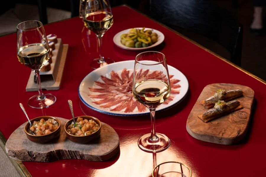 Madrid: Authentic Flamenco at Flamenco De Leones With Drink - Experience Overview