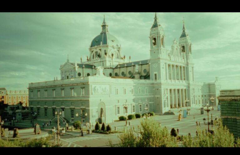 Madrid: City Tuk-Tuk Tour (3 Hours)