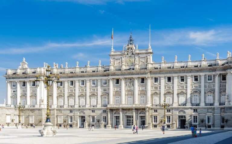 Madrid Contrasts Tour and Guided Tour of Toledo