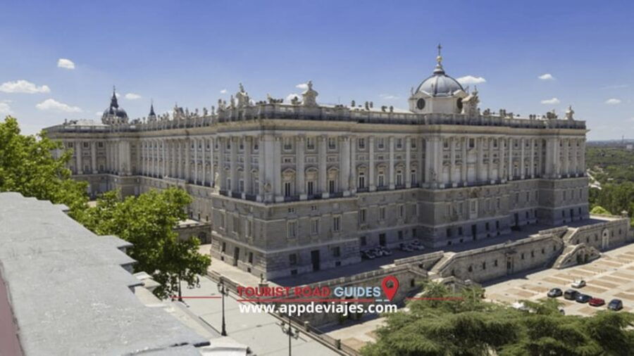 Madrid: Private Walking Tour 4 Hours With Royal Palace - Tour Overview and Pricing