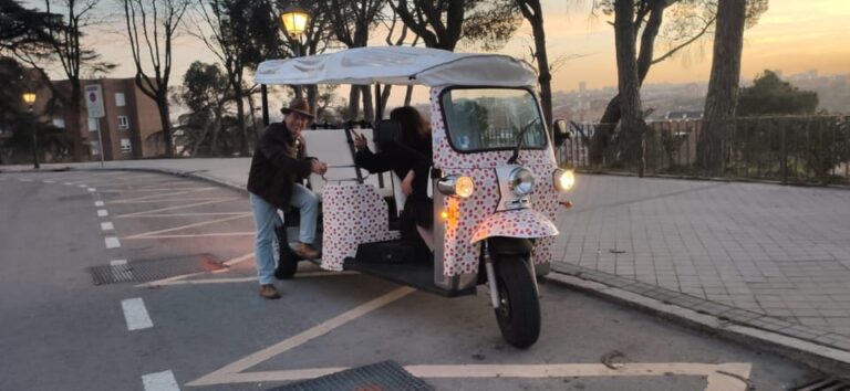 Madrid: Tuk Tuk Tour – Madrid of Austrias (6 Seats Tuk Tuk)