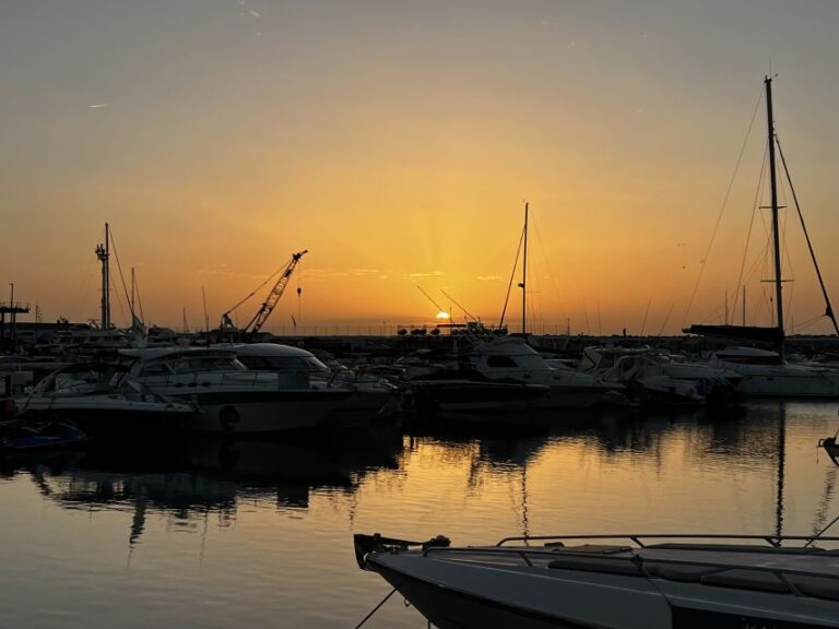Marbella: Sunset Sailing Trip With Drinks and Snacks