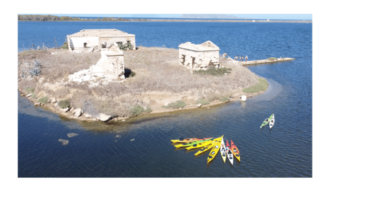 Marsala: Kayak Tour in Stagnone Di Marsala Nature Reserve
