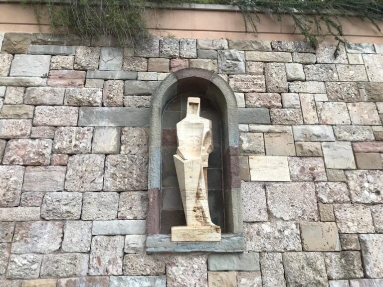 Montserrat: PRIVATE TOUR – Monastery, Cable Car & Soft Hike