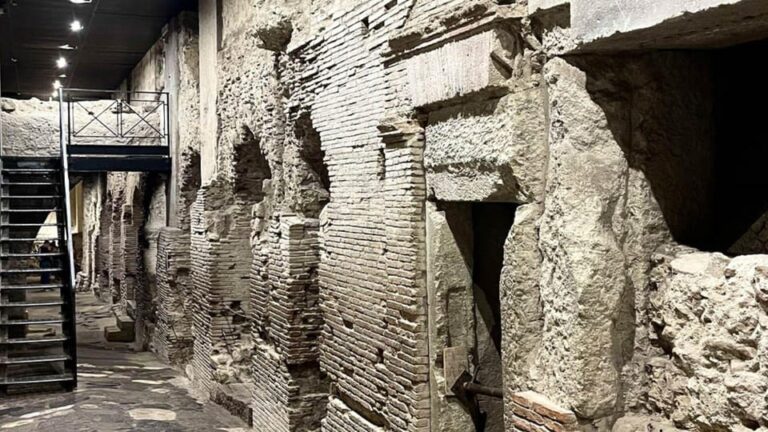 Naples: Guided Tour of Ancient Greek-Roman Ruins