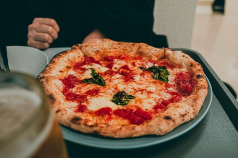 Naples: Pizza and Beyond Food Tour