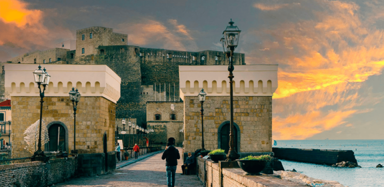 Naples: Sunrise Gulf Tour With Typical Breakfast by the Sea