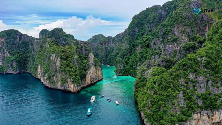 Phi Phi Islands: 2 Days, 1 Night Trip With Activities