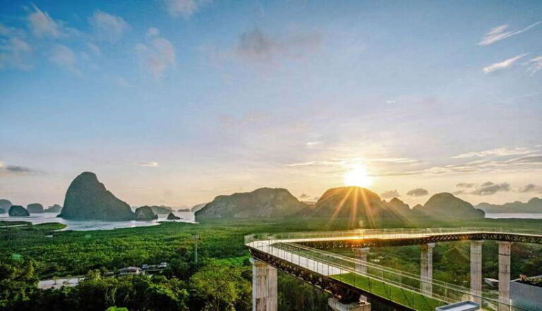 Phuket: Samet Nangshe Viewpoint and Cheow Lan Lake Tour
