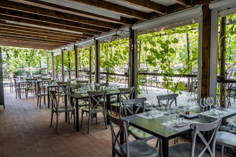 Pompeii Winery Tour, Tasting & Lunch
