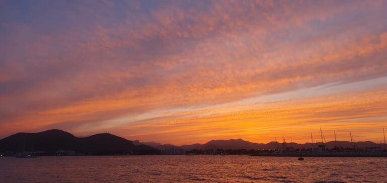Portocolom, Mallorca: Exclusive Sunset Sailing Trip.